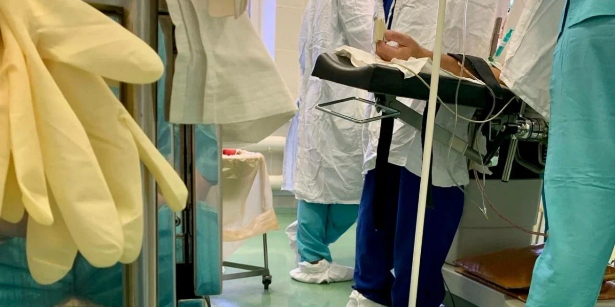 В Москве врачи ДГКБ имени Башляевой провели операцию ребенку с кровавыми слезами